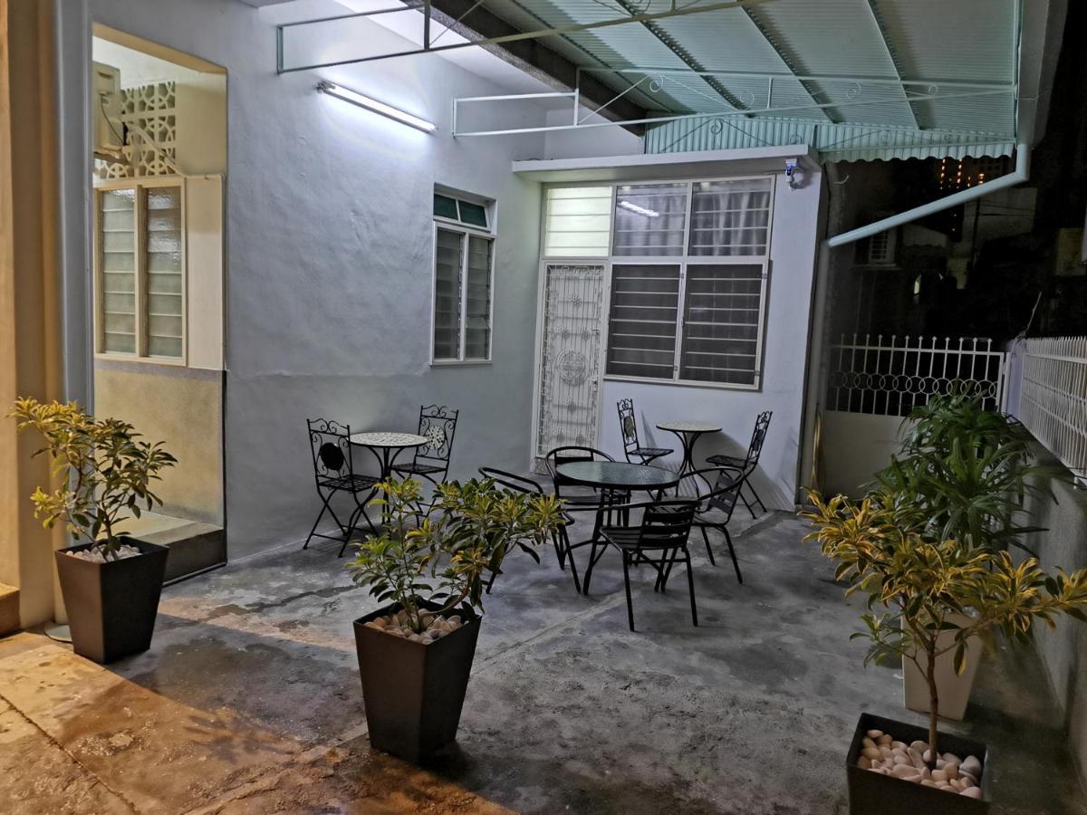 G Fortune Guest House Victoria Green Джорджтаун Экстерьер фото